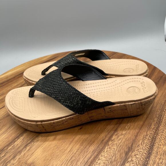 Crocs Leigh Sandals Womens 9 Black Snakeskin Wedge Beachy Resort Cruise Vacation - Picture 3 of 8